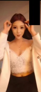 【章哥经典】颜值超高的小姐姐裸聊自慰对白有趣